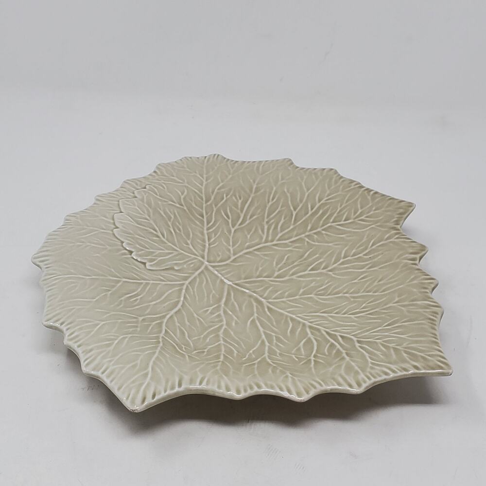 Williams-Sonoma Leaf Plate Made in Italy Grey 10" Great Condition